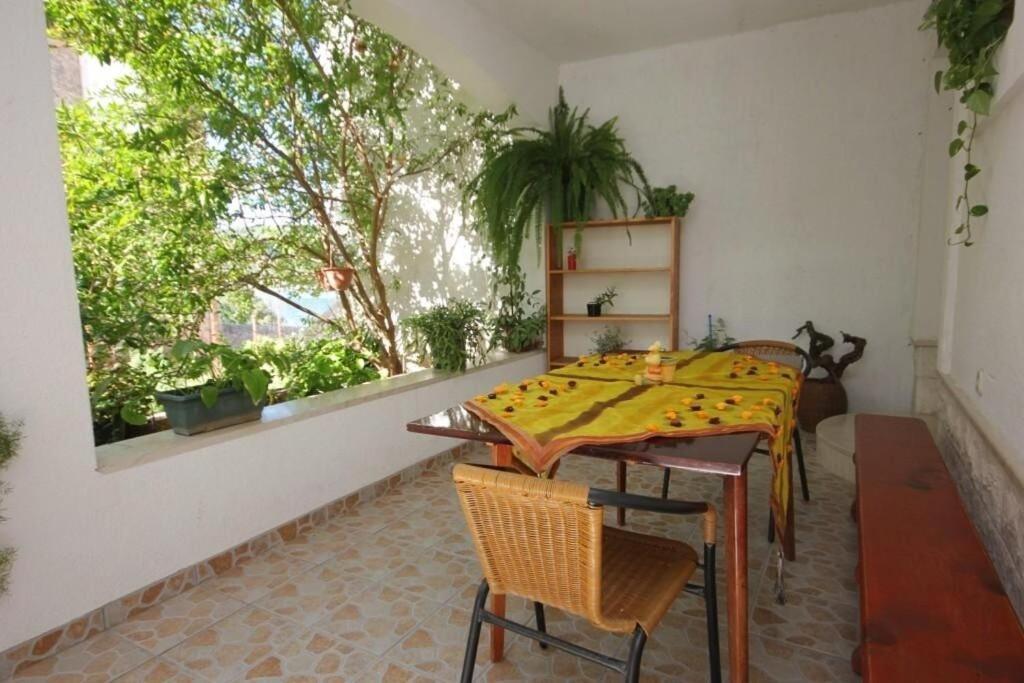 Apartments Zoki - Great Location Close To The Sea Вис Экстерьер фото