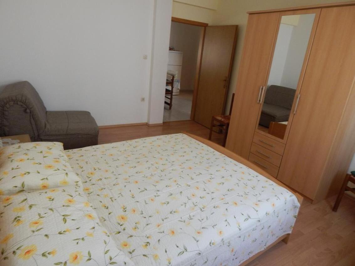 Apartments Zoki - Great Location Close To The Sea Вис Экстерьер фото