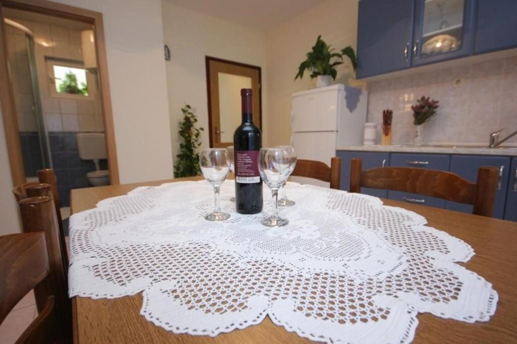 Apartments Zoki - Great Location Close To The Sea Вис Экстерьер фото