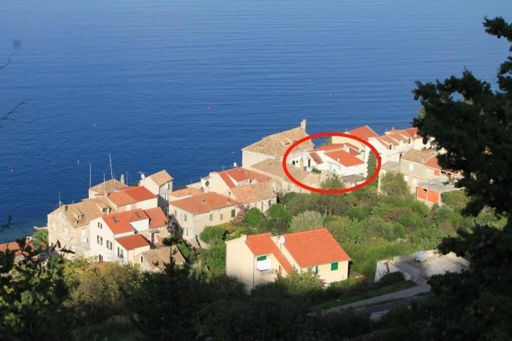 Apartments Zoki - Great Location Close To The Sea Вис Экстерьер фото